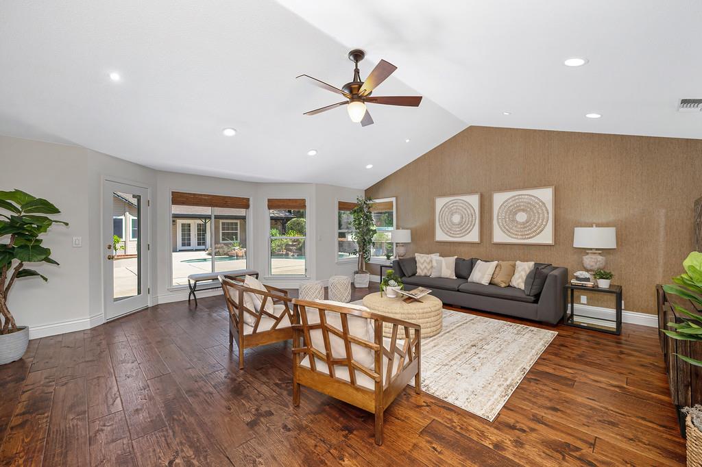 8685 Hickory Leaf Place