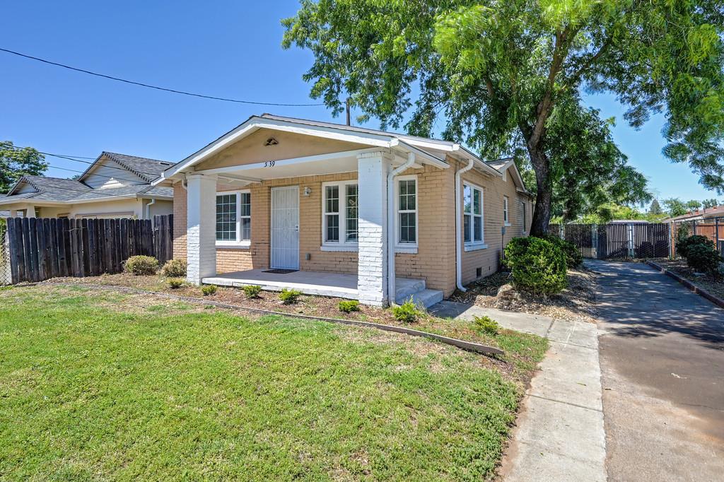 539 Lindsay Avenue