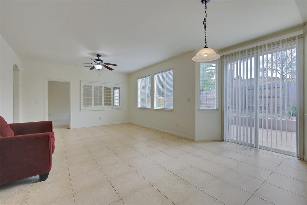 Plumas Lake, California 95961, United States, 4 Bedrooms Bedrooms, ,3 BathroomsBathrooms,Residential,Active,218502