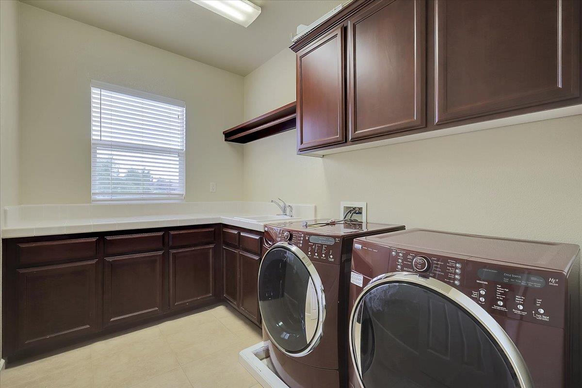 Plumas Lake, California 95961, United States, 4 Bedrooms Bedrooms, ,3 BathroomsBathrooms,Residential,Active,218502