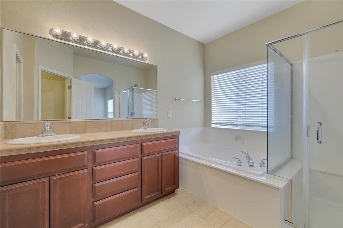 Plumas Lake, California 95961, United States, 4 Bedrooms Bedrooms, ,3 BathroomsBathrooms,Residential,Active,218502