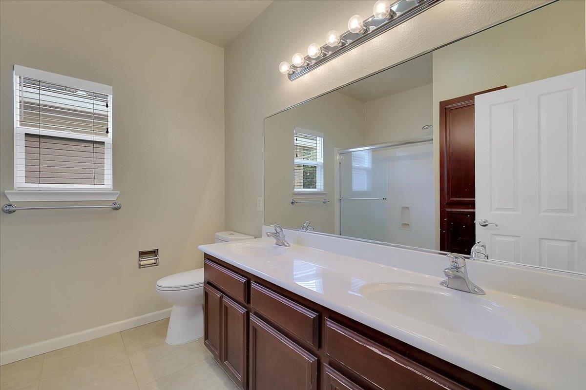 Plumas Lake, California 95961, United States, 4 Bedrooms Bedrooms, ,3 BathroomsBathrooms,Residential,Active,218502