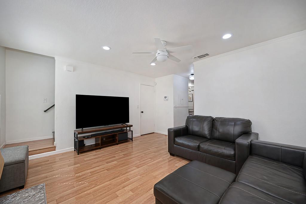 9101 Newhall Drive 76