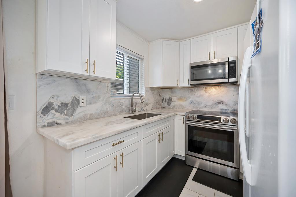 9101 Newhall Drive 76