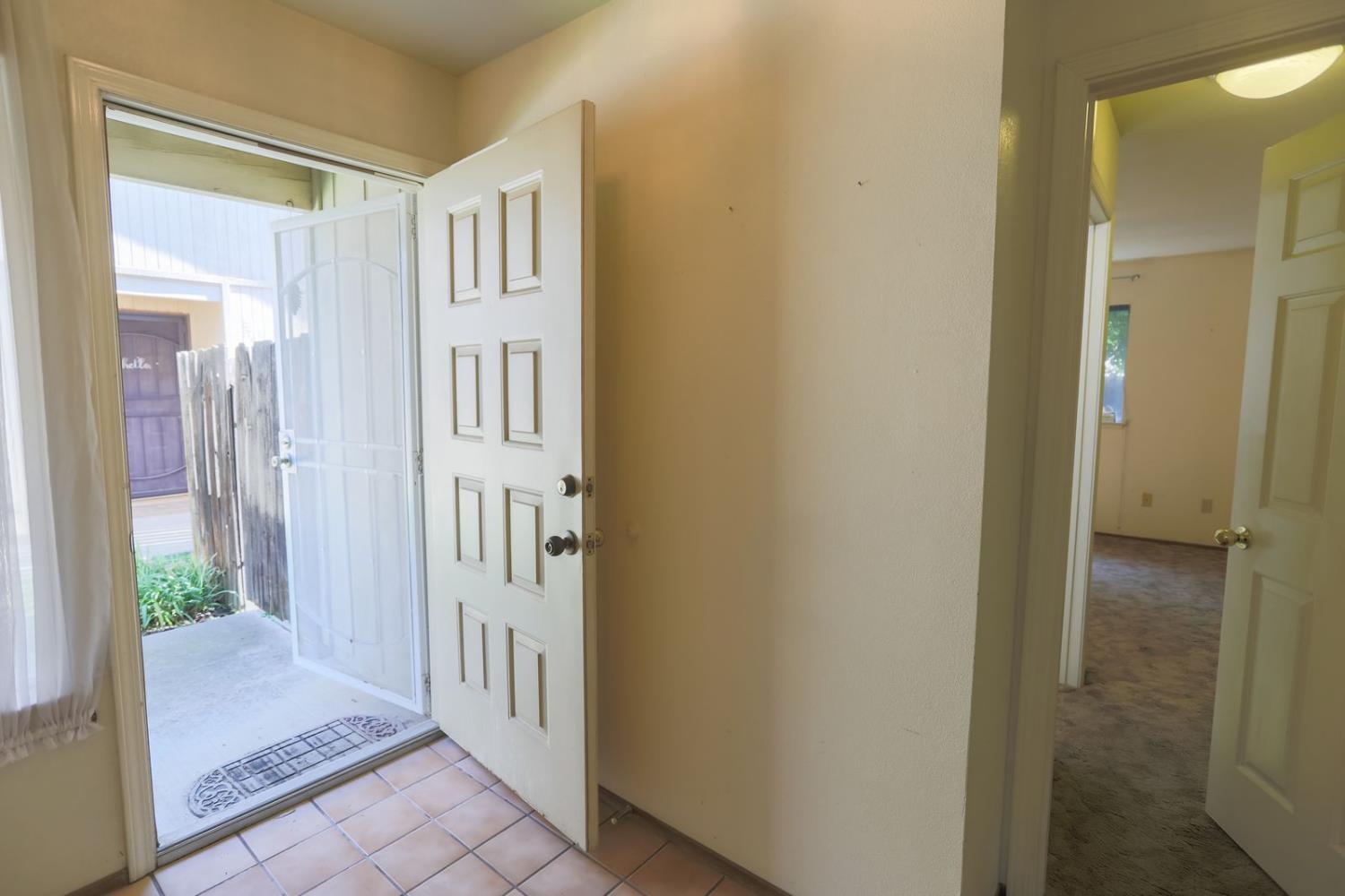 1328 Eastwind