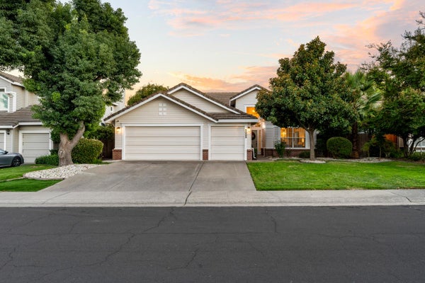 5005 BRADFORD DR, ROCKLIN, CA 95765 - Image 0c6efdfcb0a0e6f964fefd3c51118128/2232550928