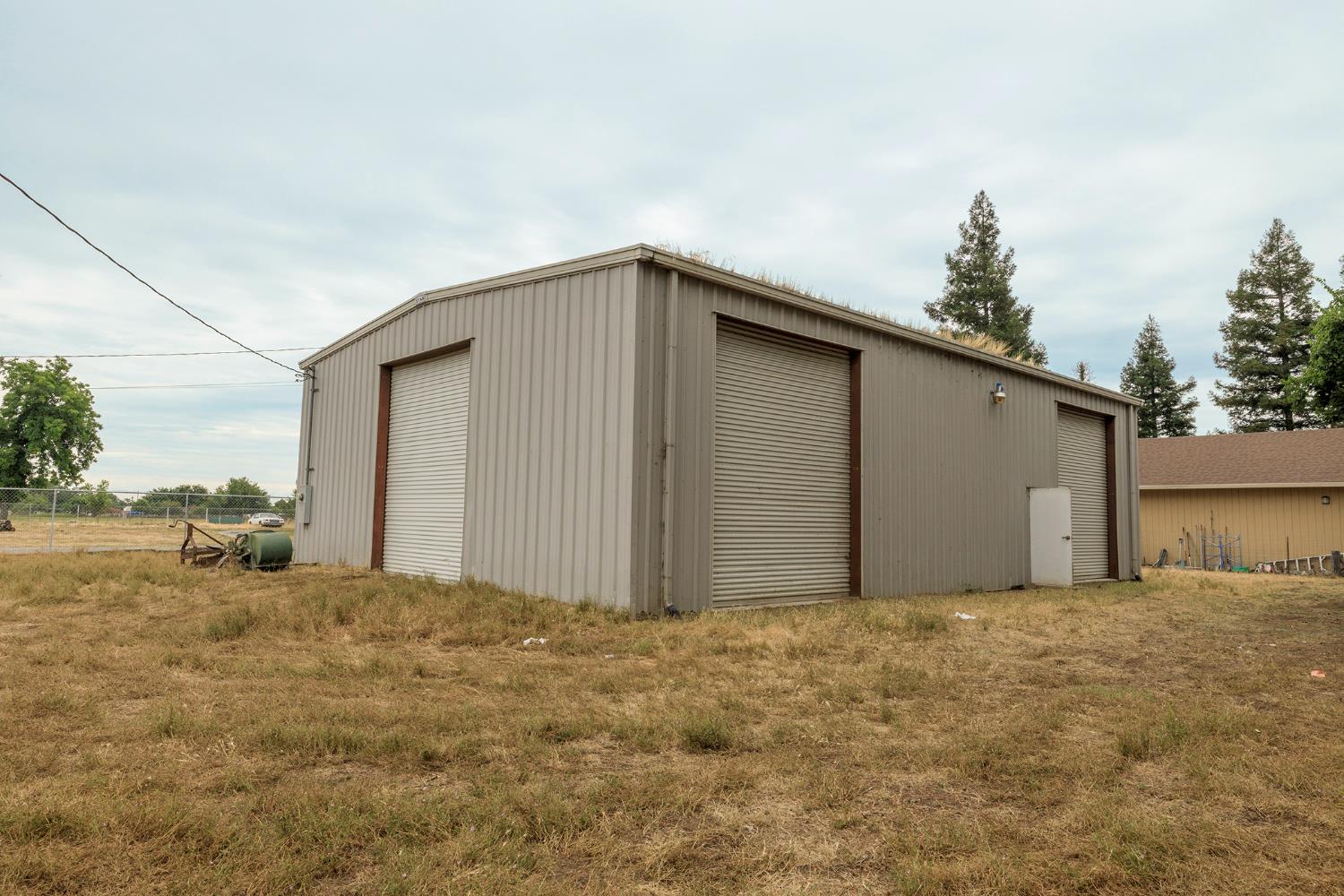 1530 E Linwood