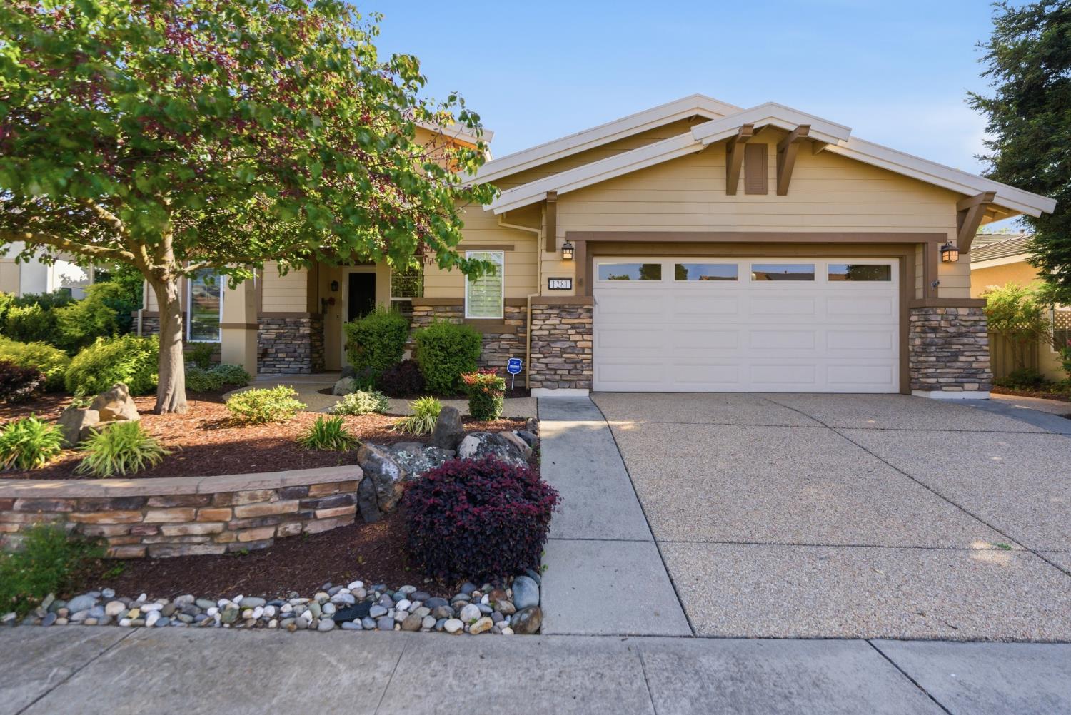 1281 Longhorn Ln