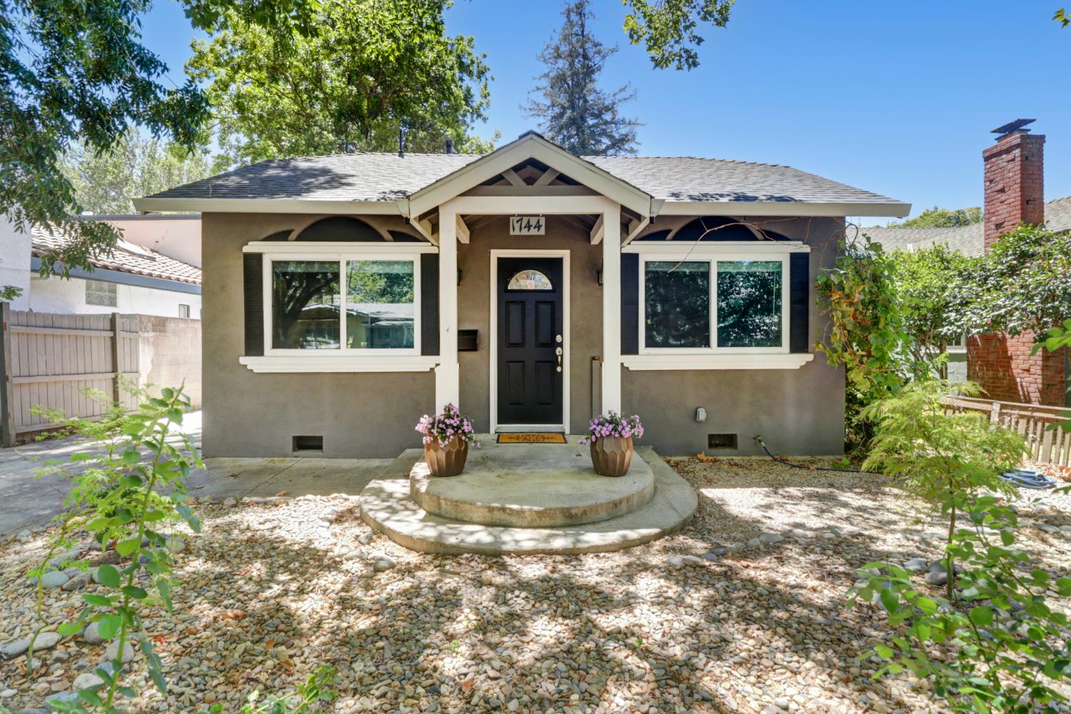 1744 Vallejo Way