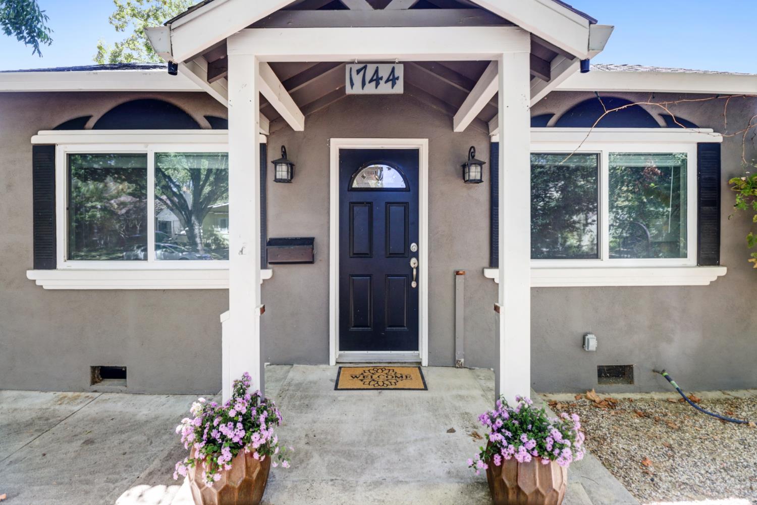 1744 Vallejo Way