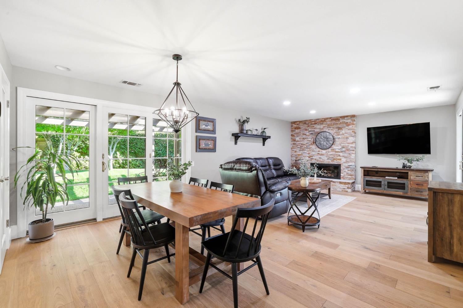 1911 Black Slate Court