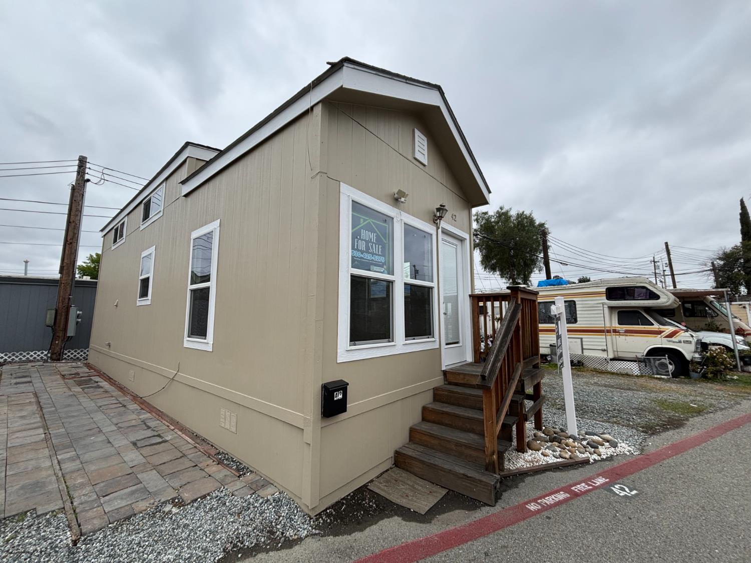 1300 E San Antonio Street 42