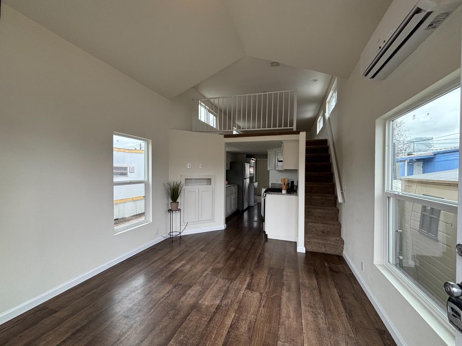 1300 E San Antonio Street 42