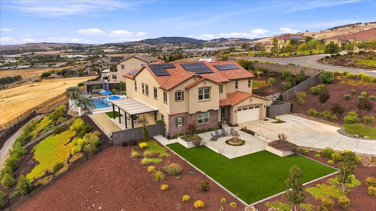 400 Loganberry Court