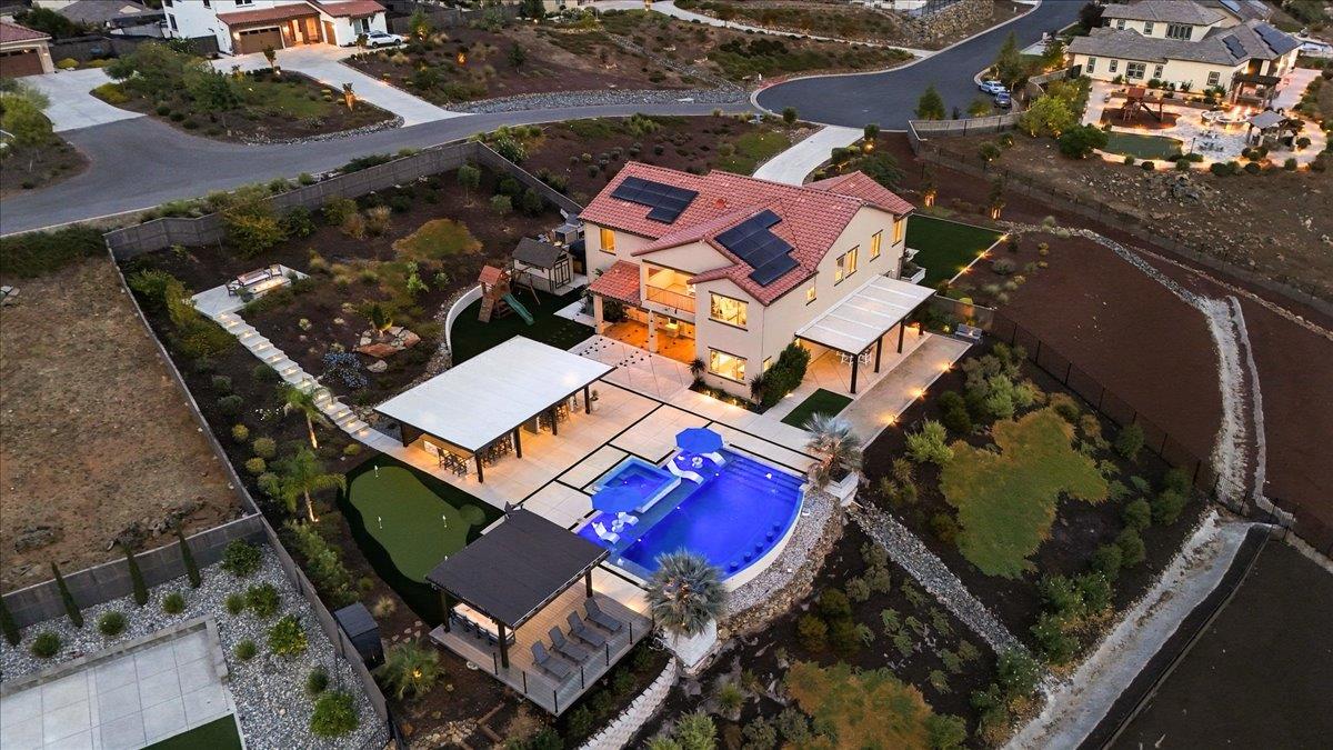 400 Loganberry Court