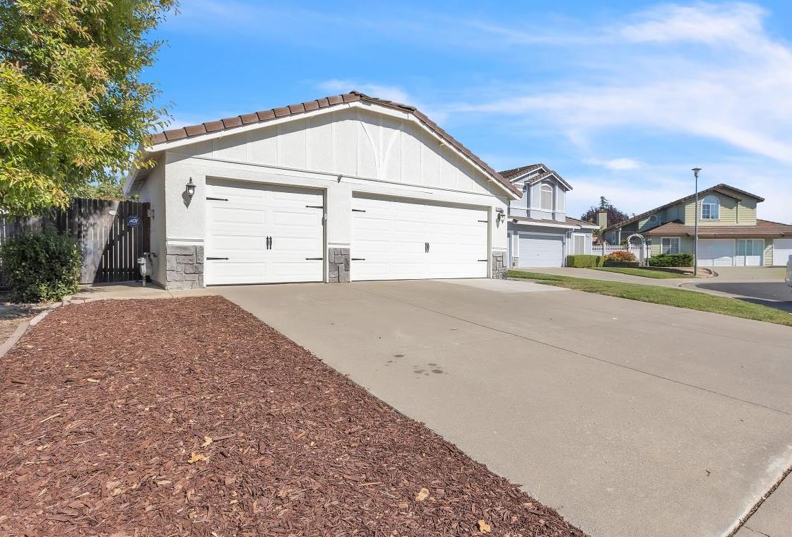 8981 Mandalay Court