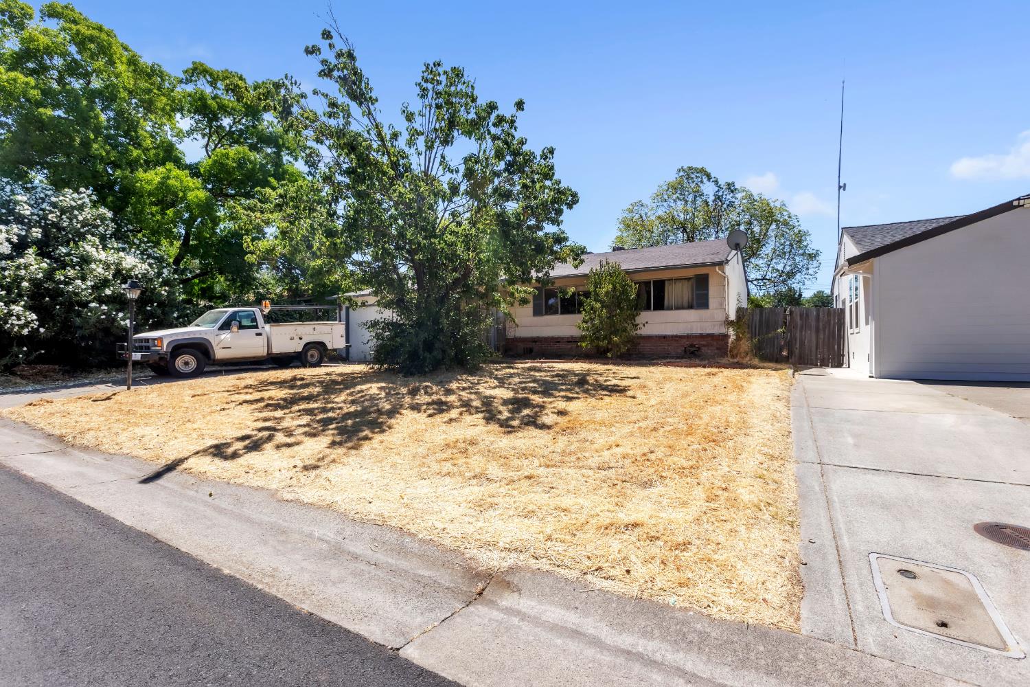 2104 Bowling Green Drive