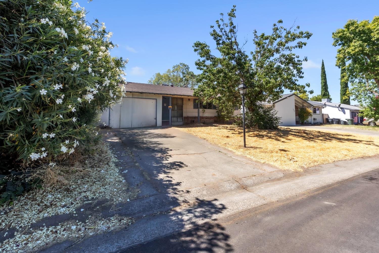 2104 Bowling Green Drive