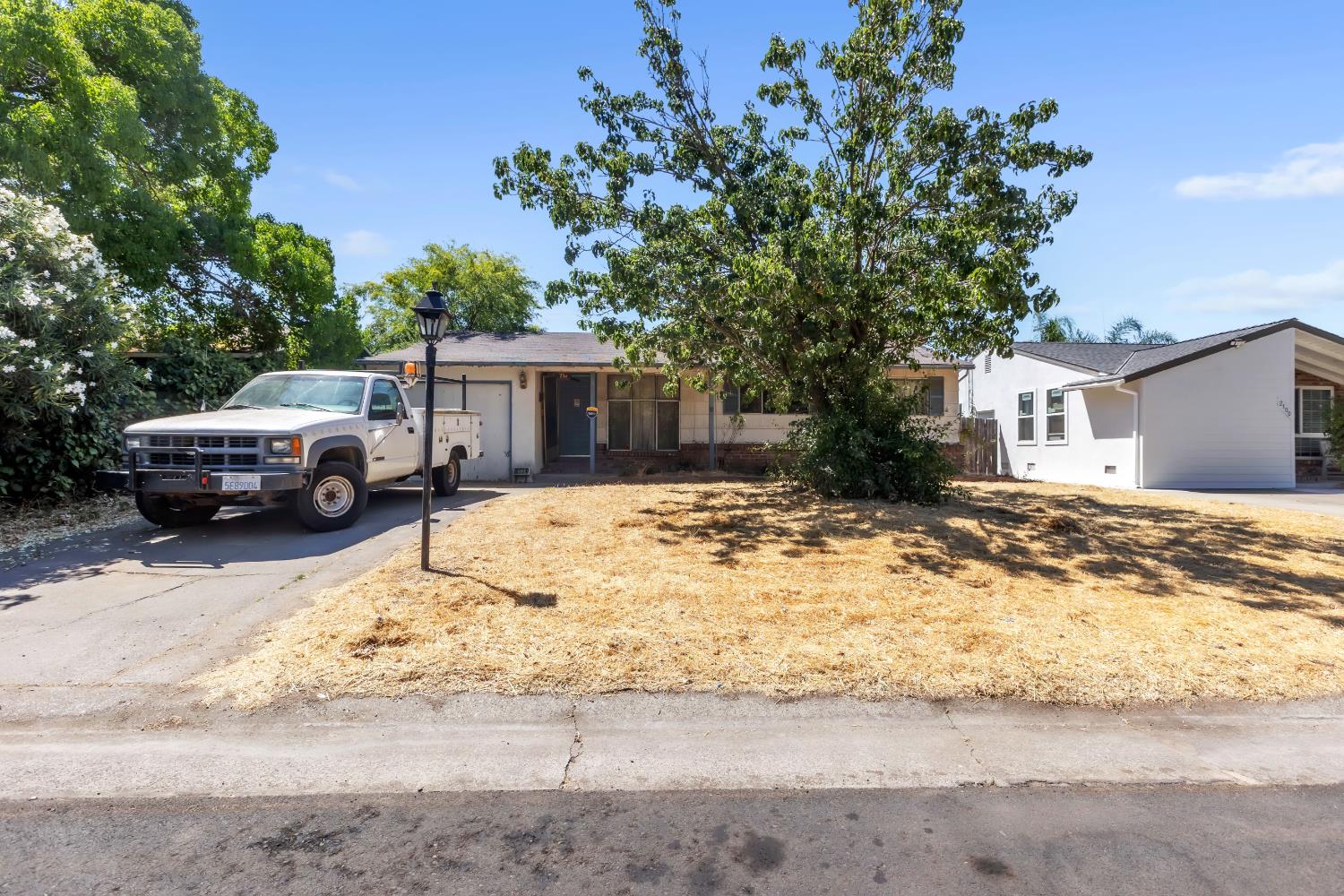 2104 Bowling Green Drive