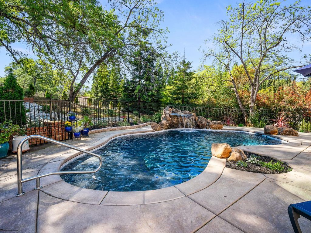 Photo of 4032 Vega Loop, Shingle Springs, CA 95682 (MLS # 226033616)