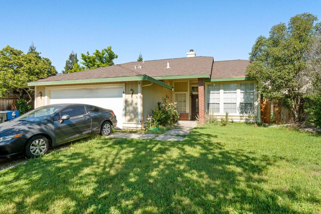 Photo of 6 Coles Point Court, Sacramento, CA 95823 (MLS # 226034848)