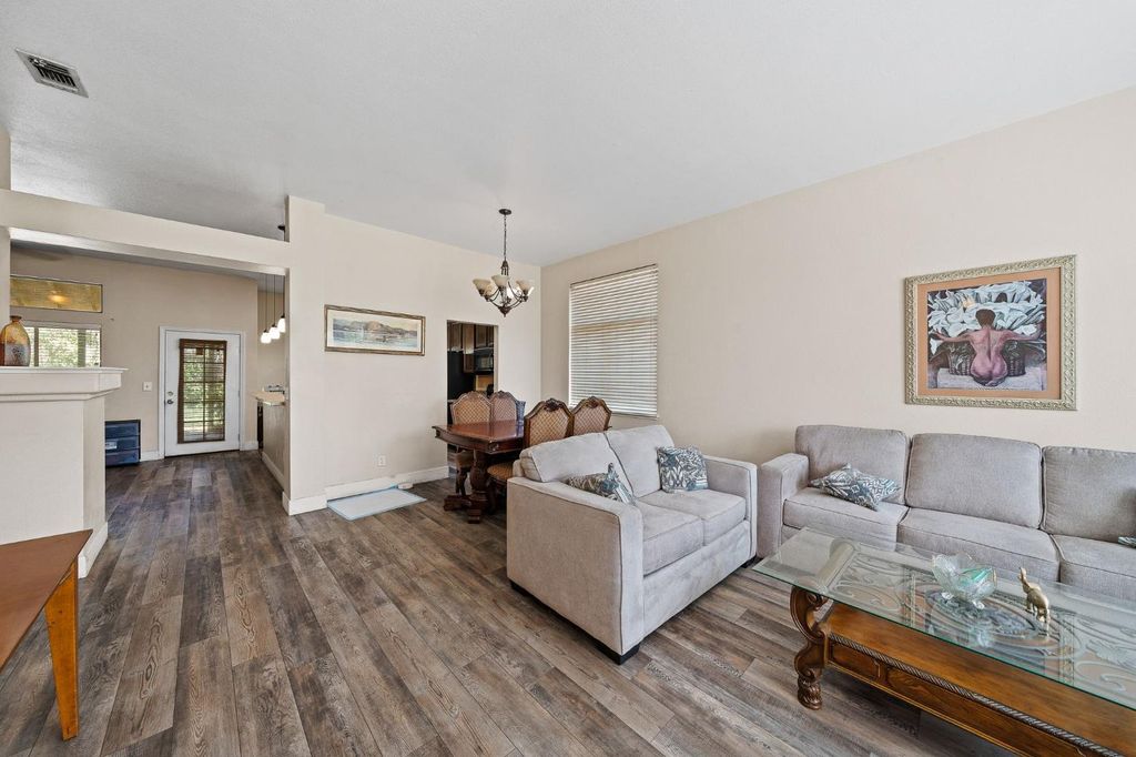 Photo of 6 Coles Point Court, Sacramento, CA 95823 (MLS # 226034848)