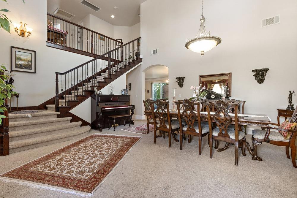 6129 Merry Lane