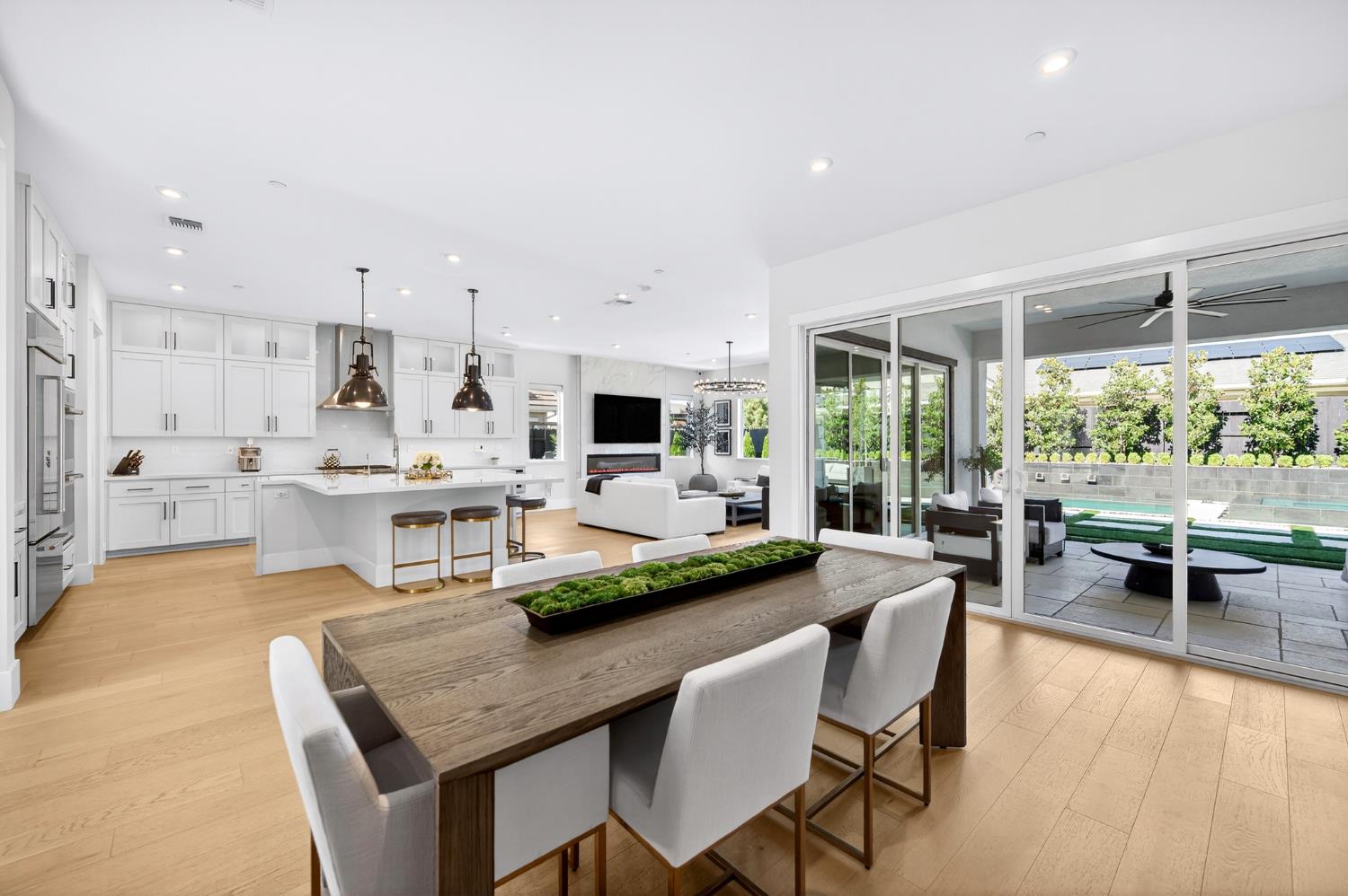 2204 Pinehurst Drive