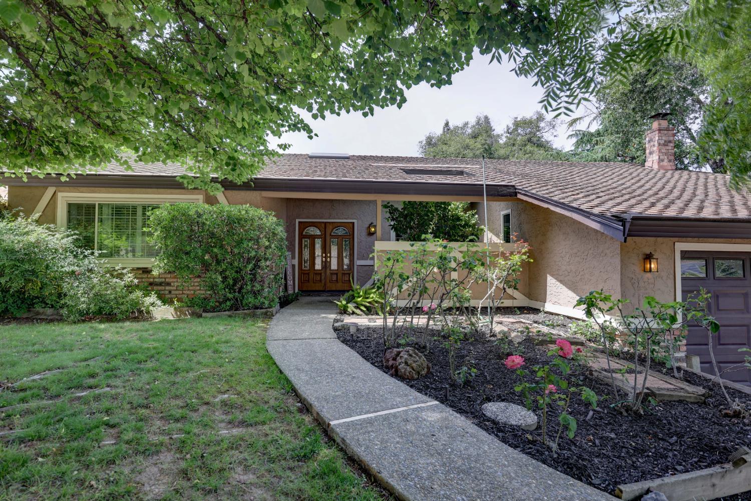5825 Oak Garden Court