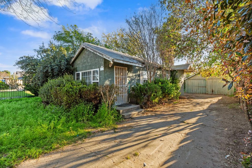 Photo of 1416 Victoria Drive, Modesto, CA 95351 (MLS # 226023625)