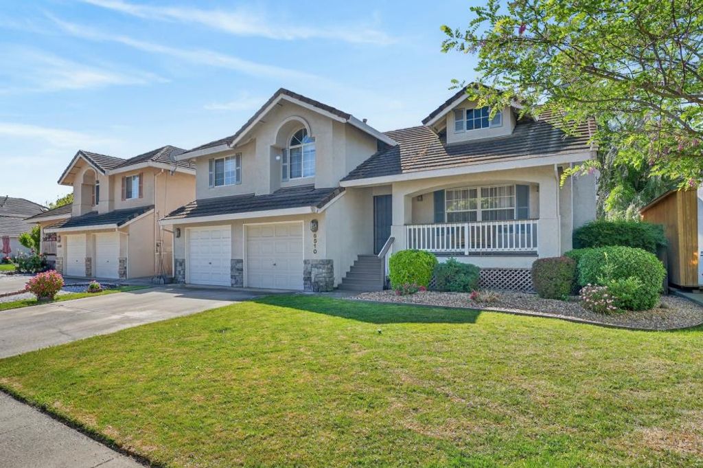 Photo of 6510 Kenbridge Street, Elk Grove, CA 95758 (MLS # 226044191)