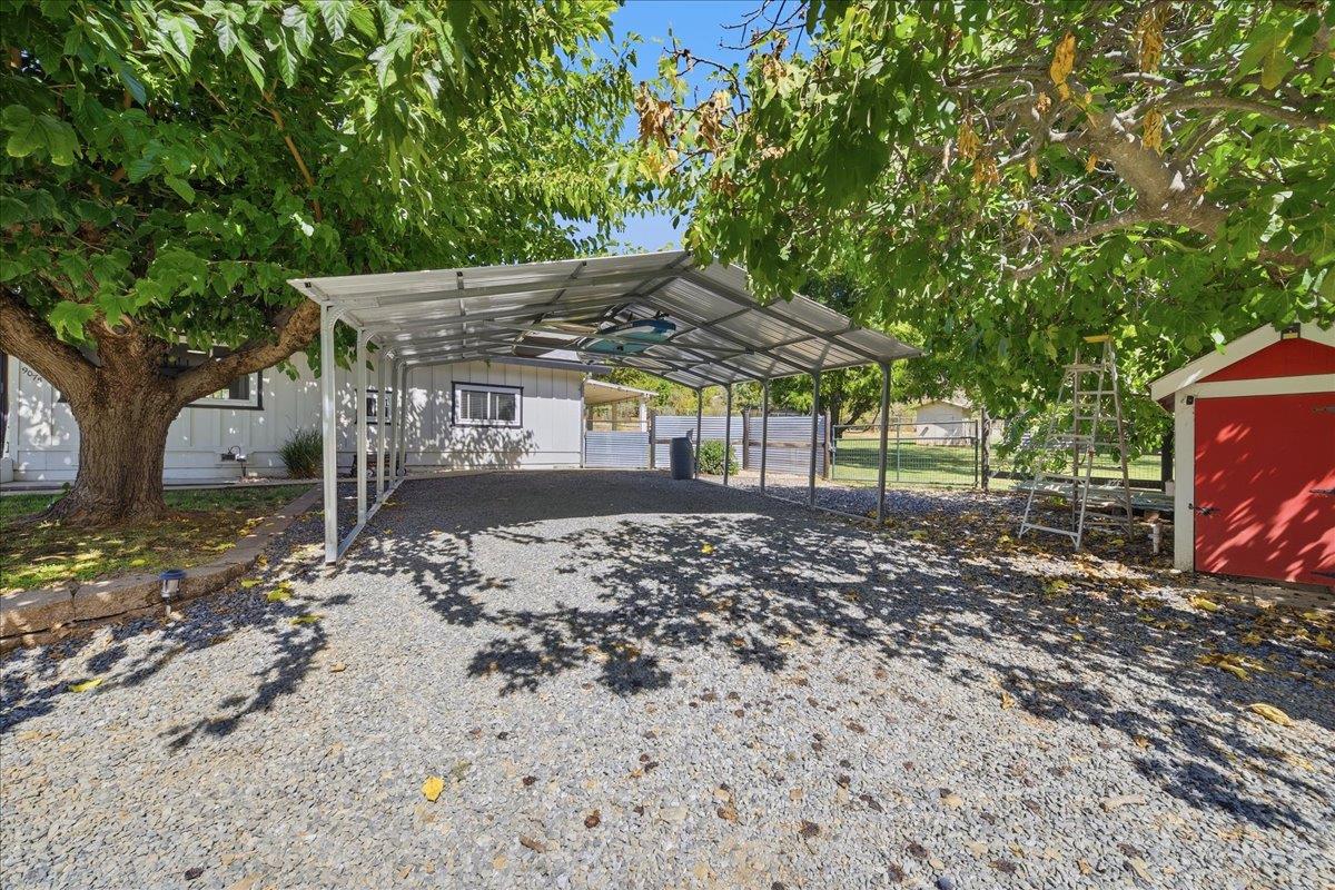 9075 Meadow Lane