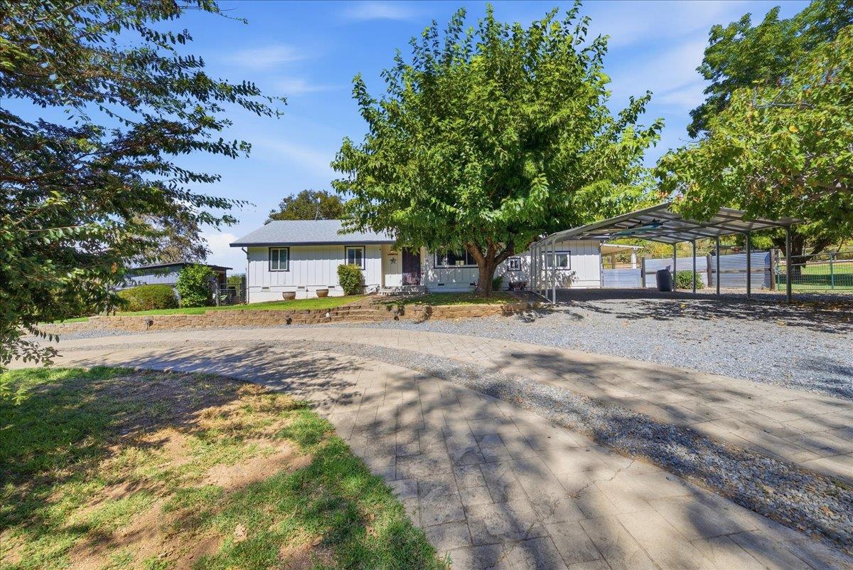 9075 Meadow Lane