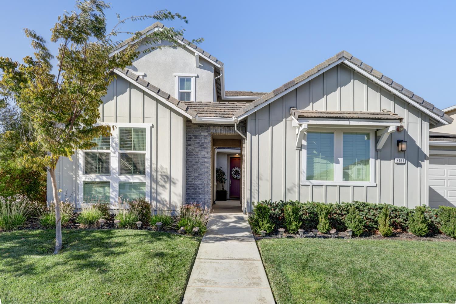 8161 Triplefin Way