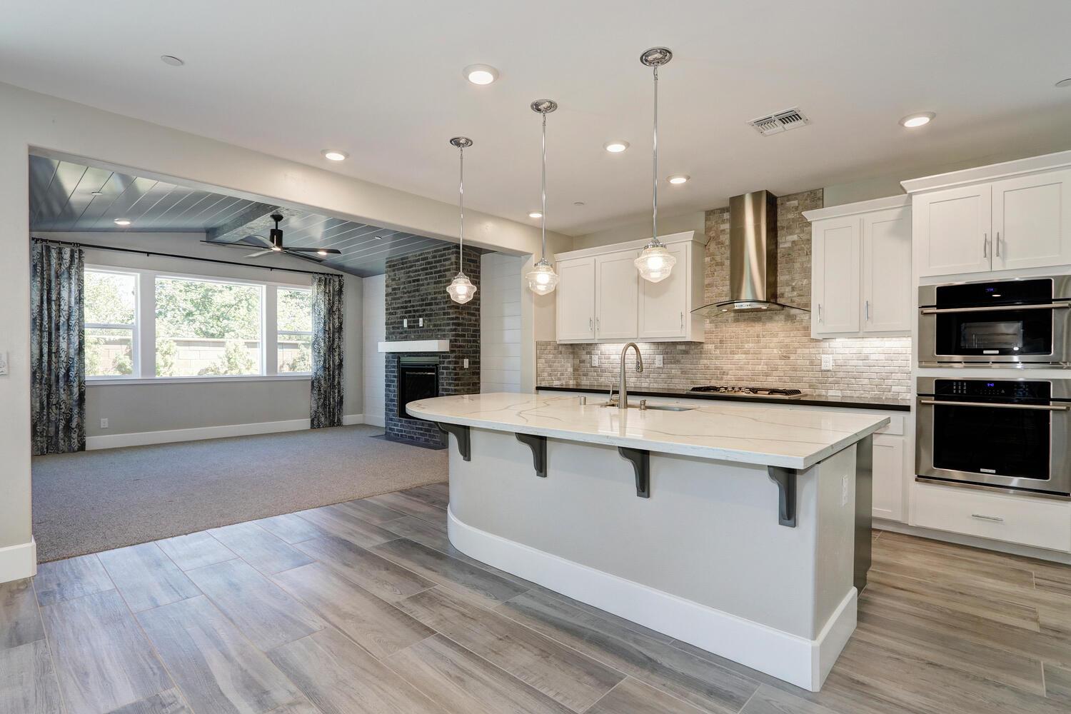 8161 Triplefin Way