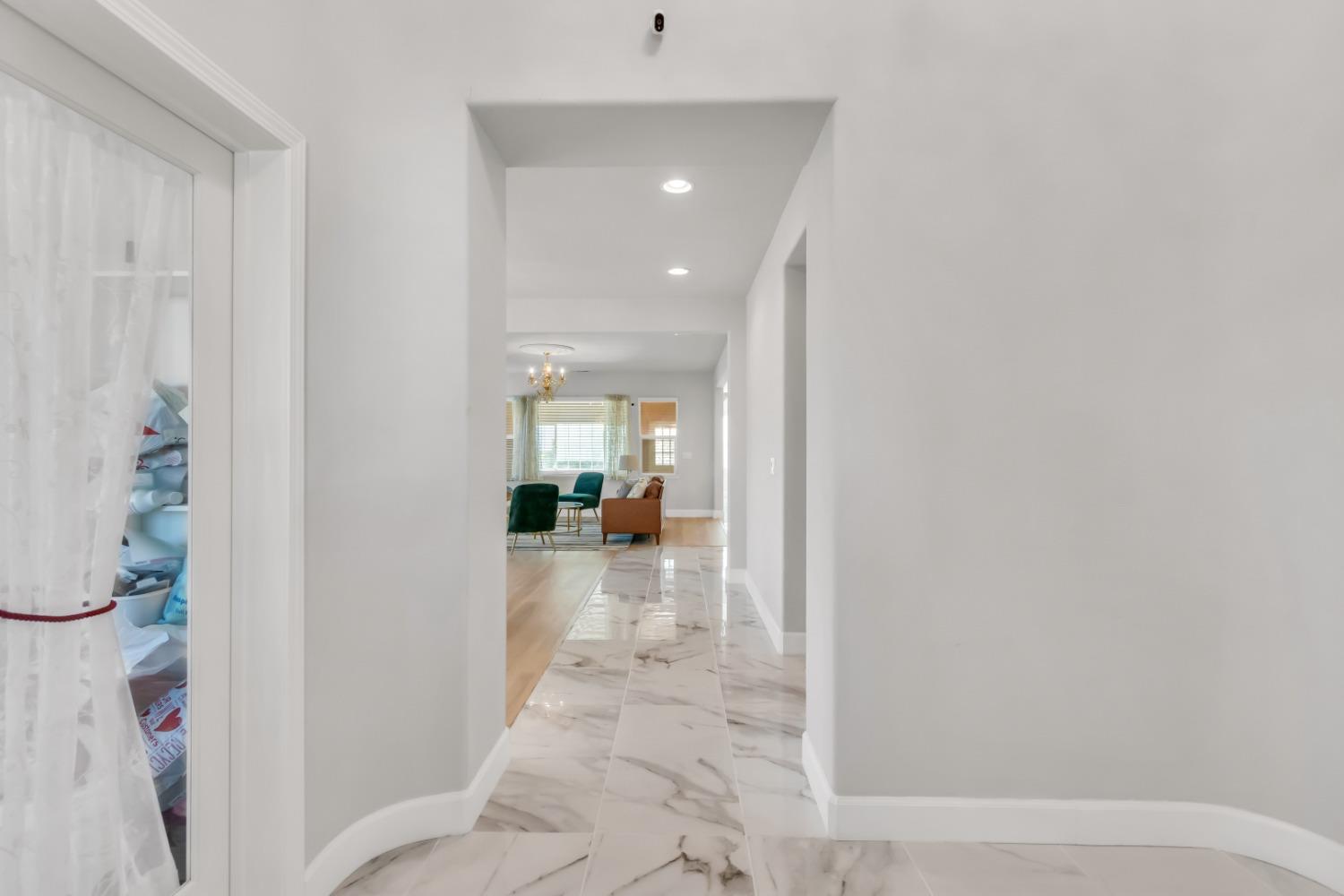 8340 La Cruz Way