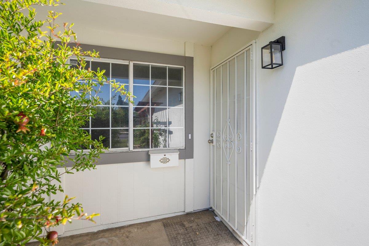 7444 Larchmont Drive