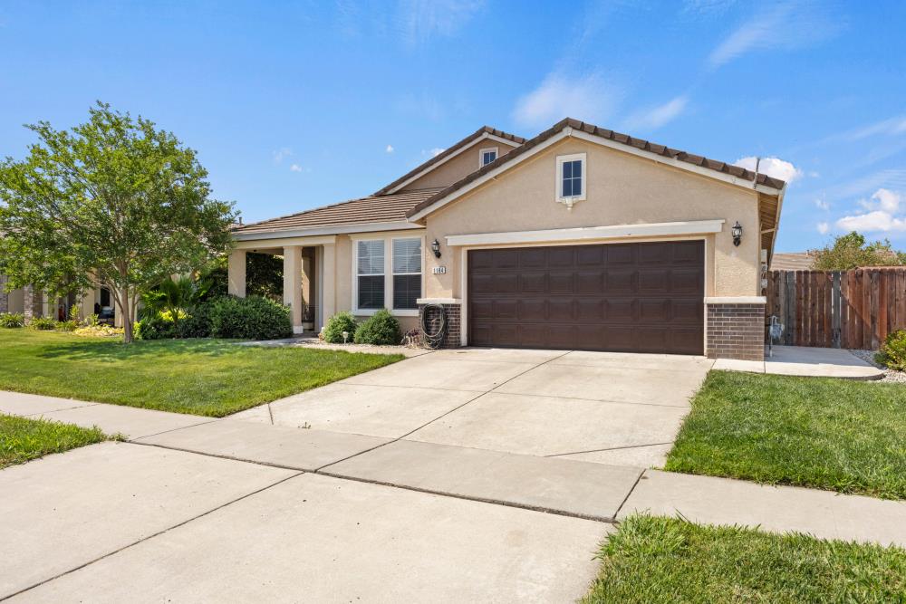 1184 Broken Spur Way