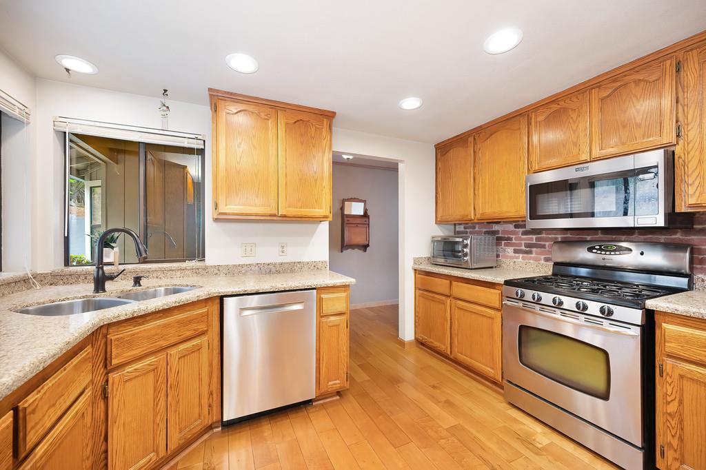 3904 Sunshine Court