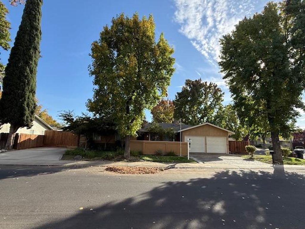 Photo of 2516 Continental Drive, Modesto, CA 95355 (MLS # 225141270)