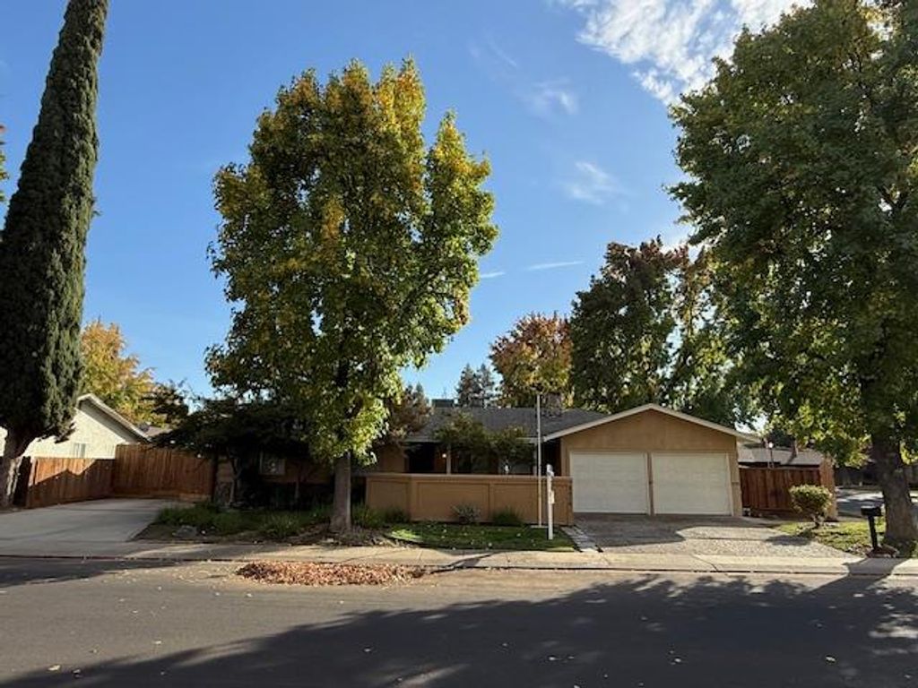 Photo of 2516 Continental Drive, Modesto, CA 95355 (MLS # 225141270)