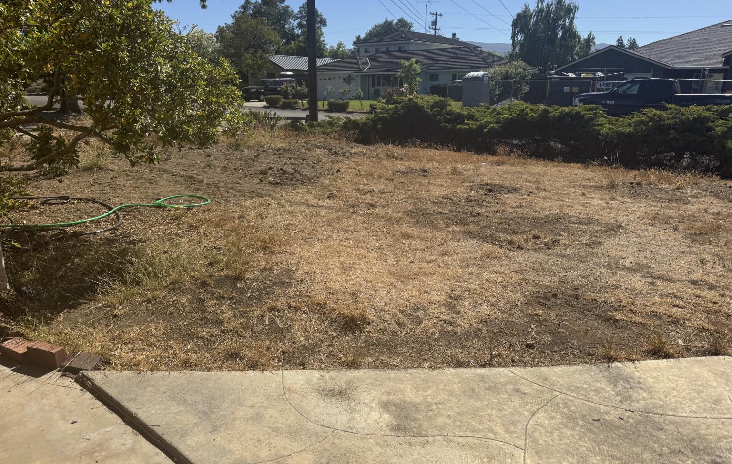 1354 Cordilleras Avenue