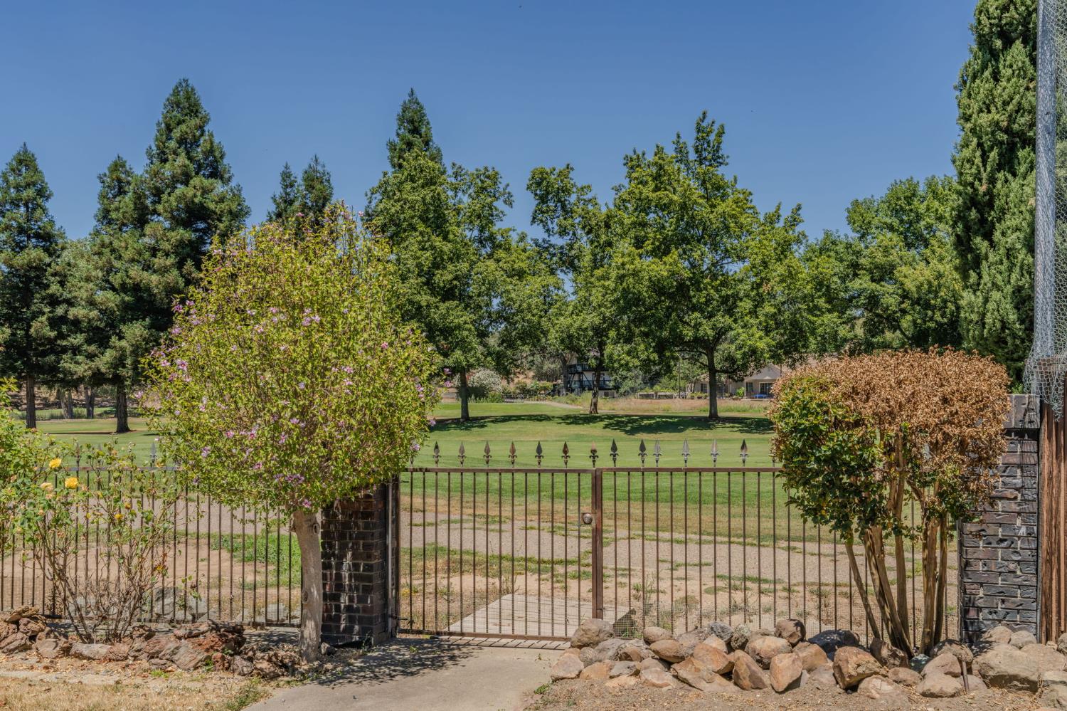 438 La Contenta Drive