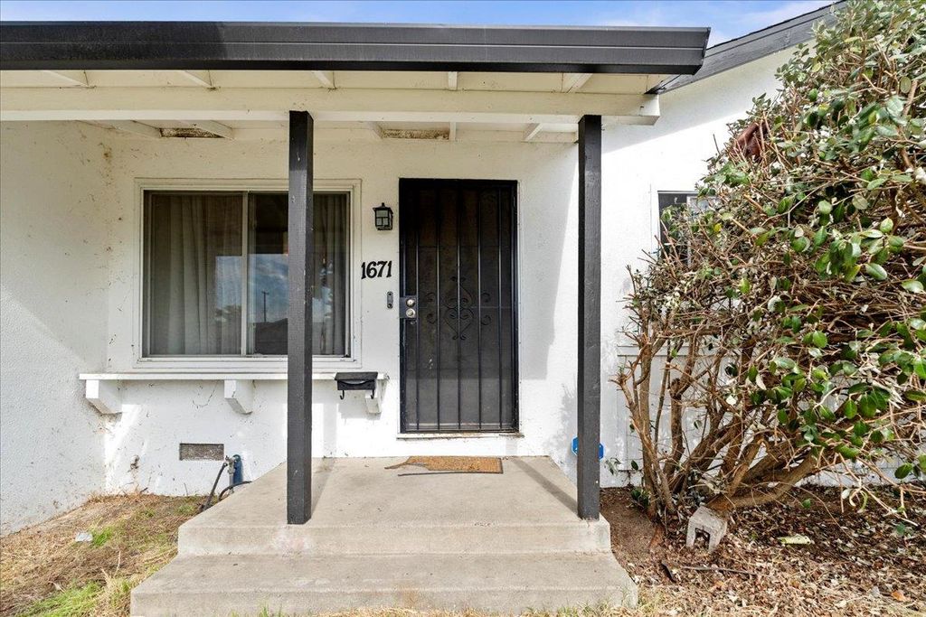 Photo of 1671 Anoka Avenue, Sacramento, CA 95832 (MLS # 225136673)