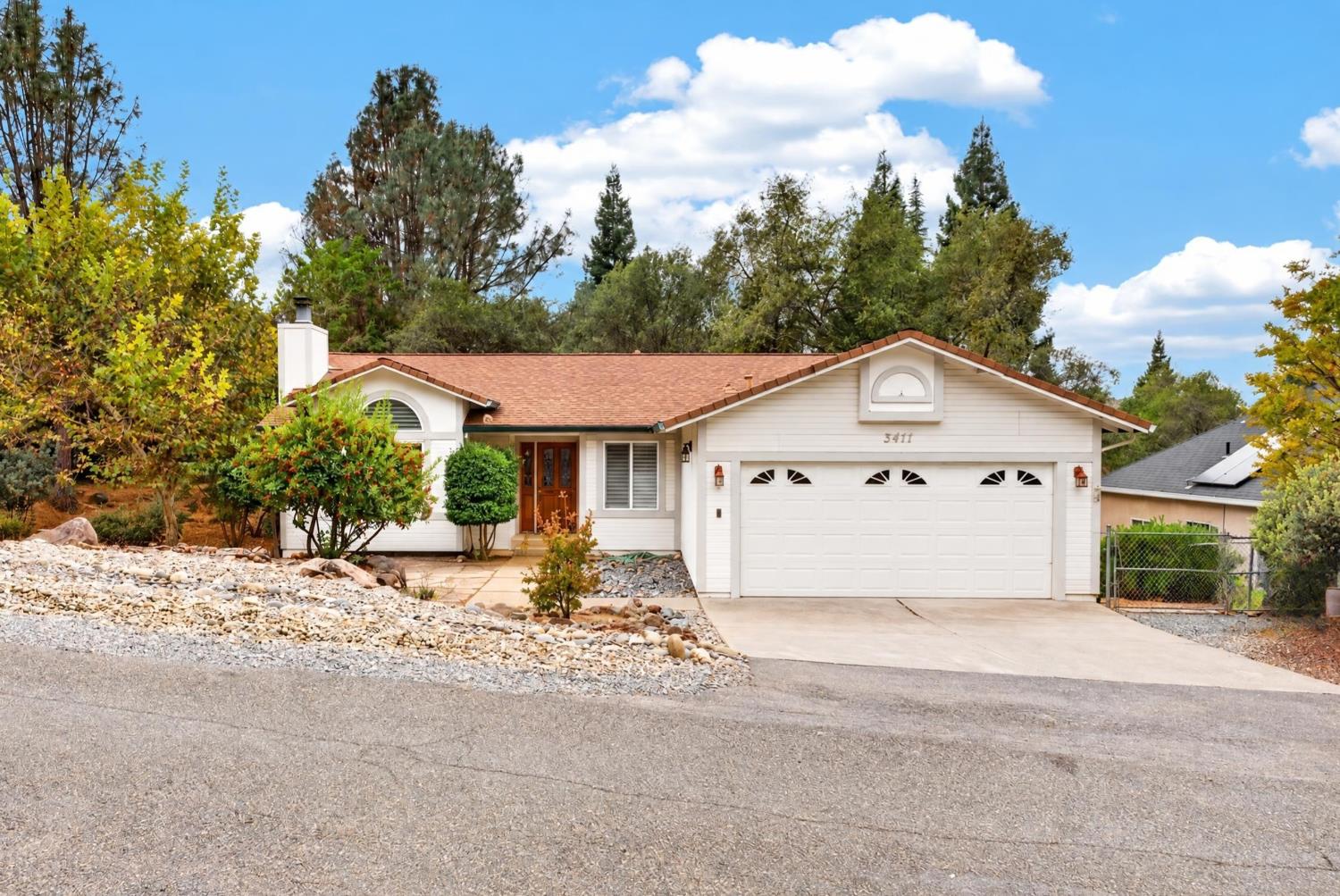 3411 Santos Circle