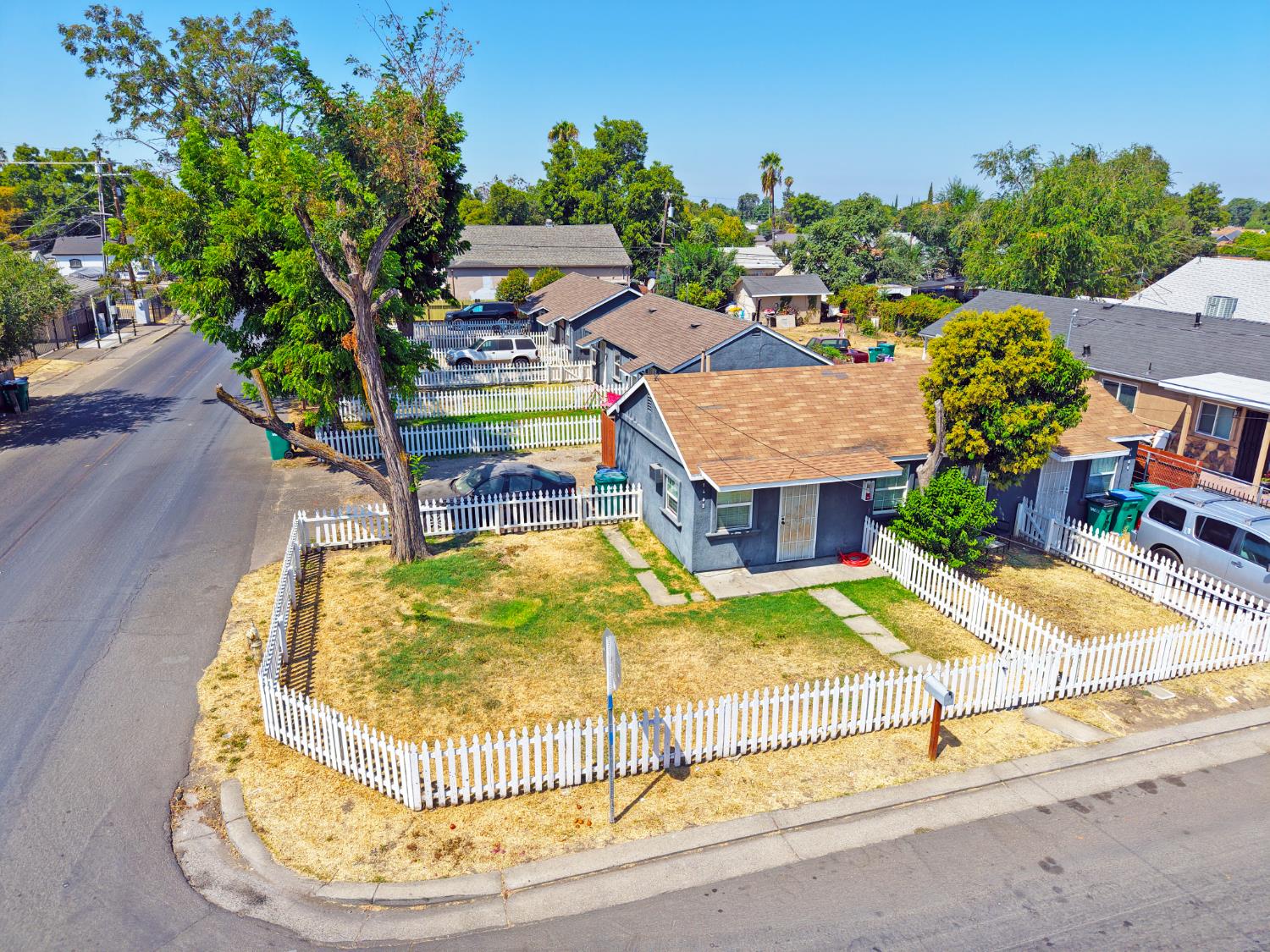 2517 E Harding Way