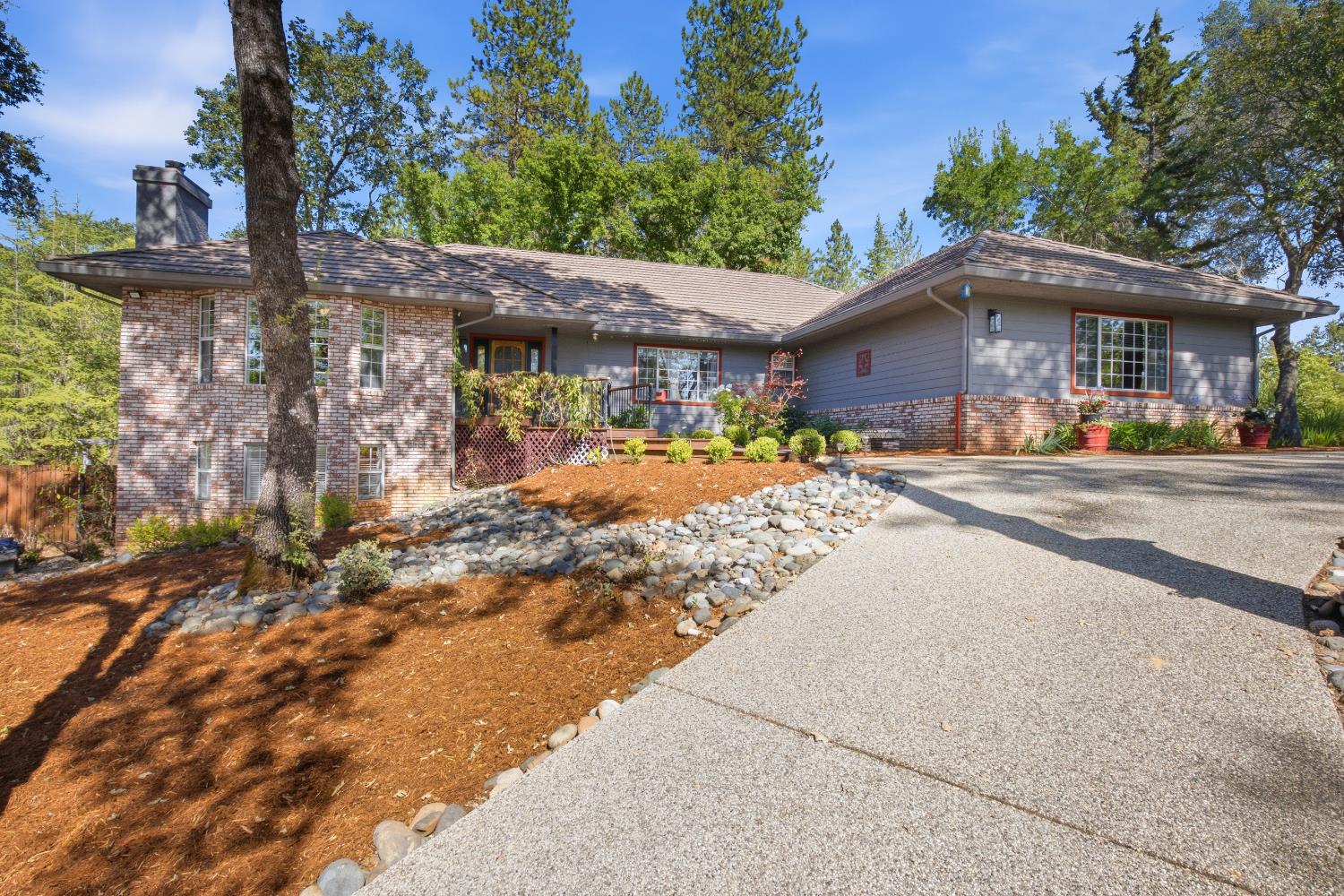 1080 Squirrel Creek Place