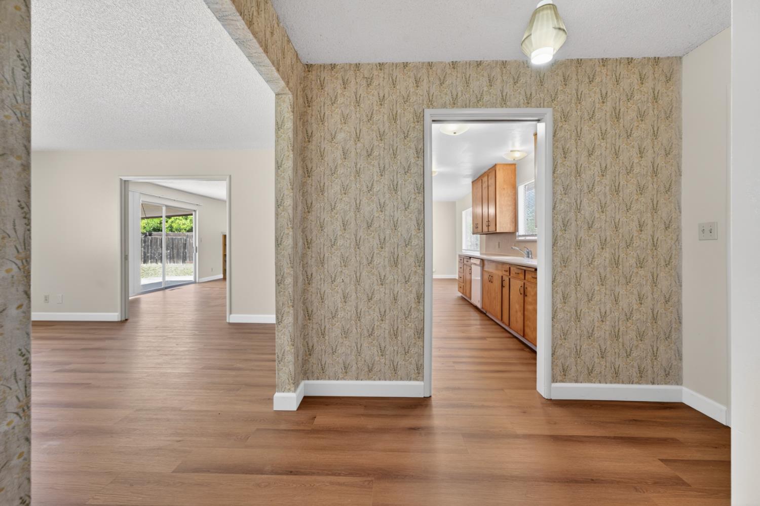 1450 Peach Tree Lane