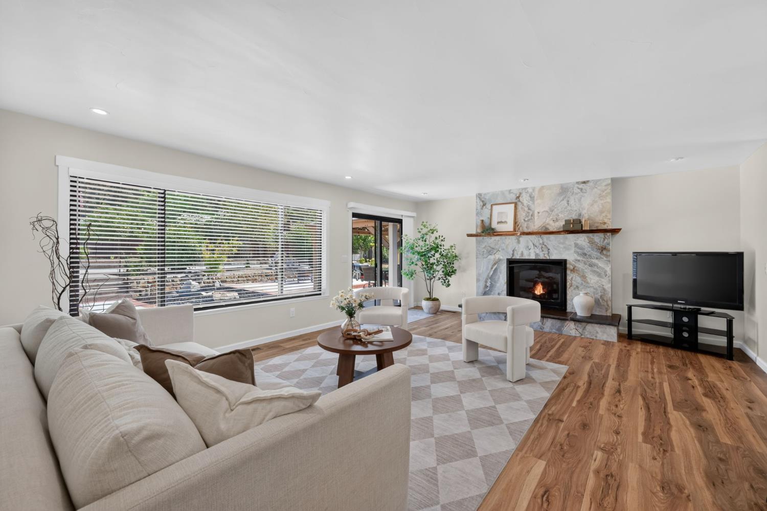 6633 Lindberg Avenue