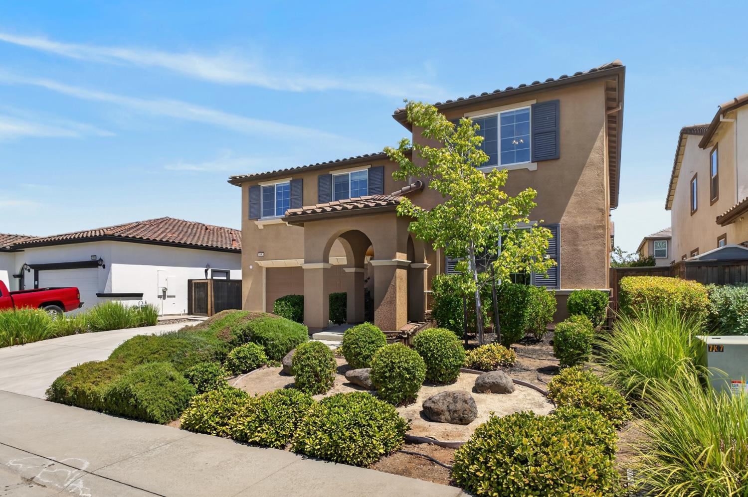 10085 Avocado Way